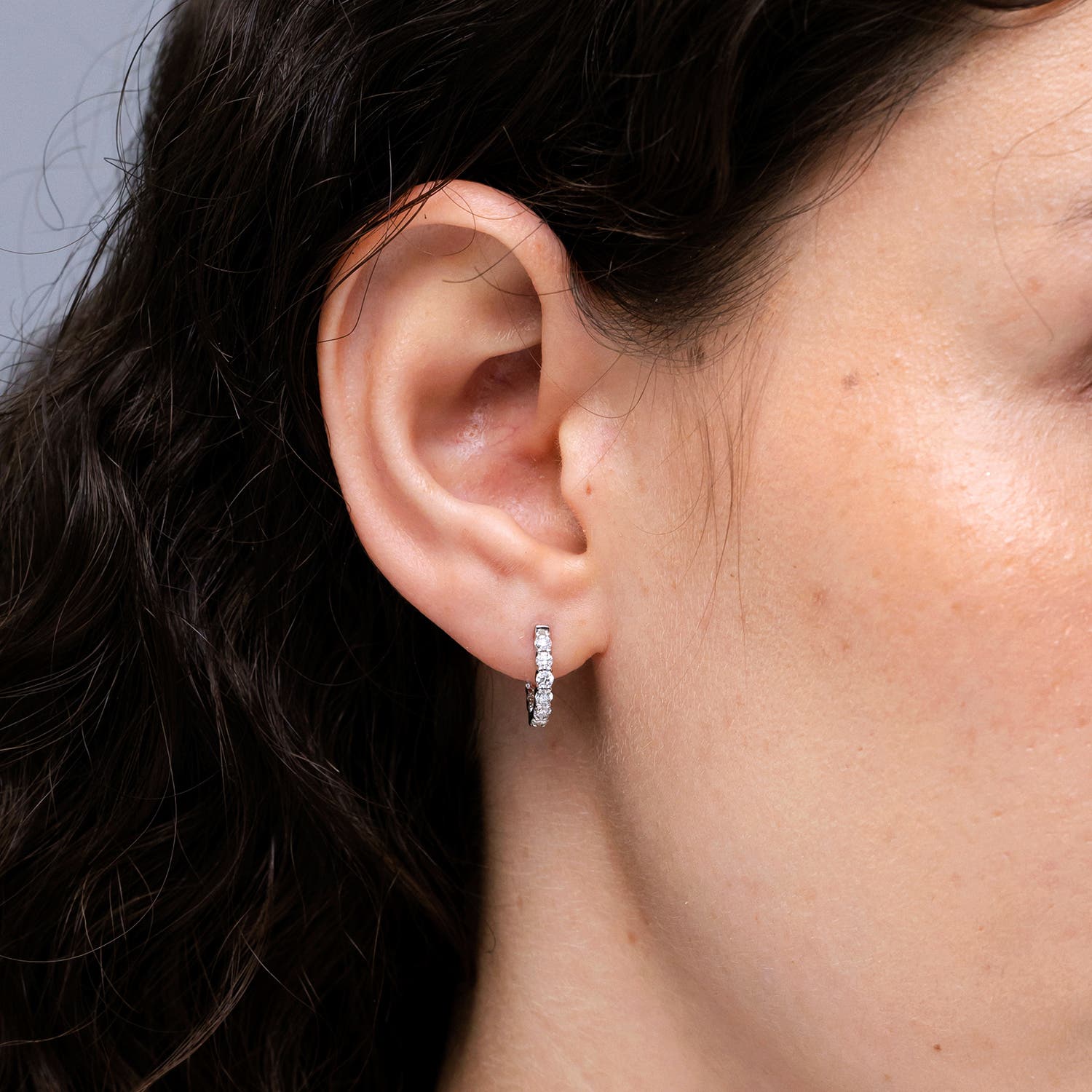 SE1669D GIA_Certificate - lifestyle 4