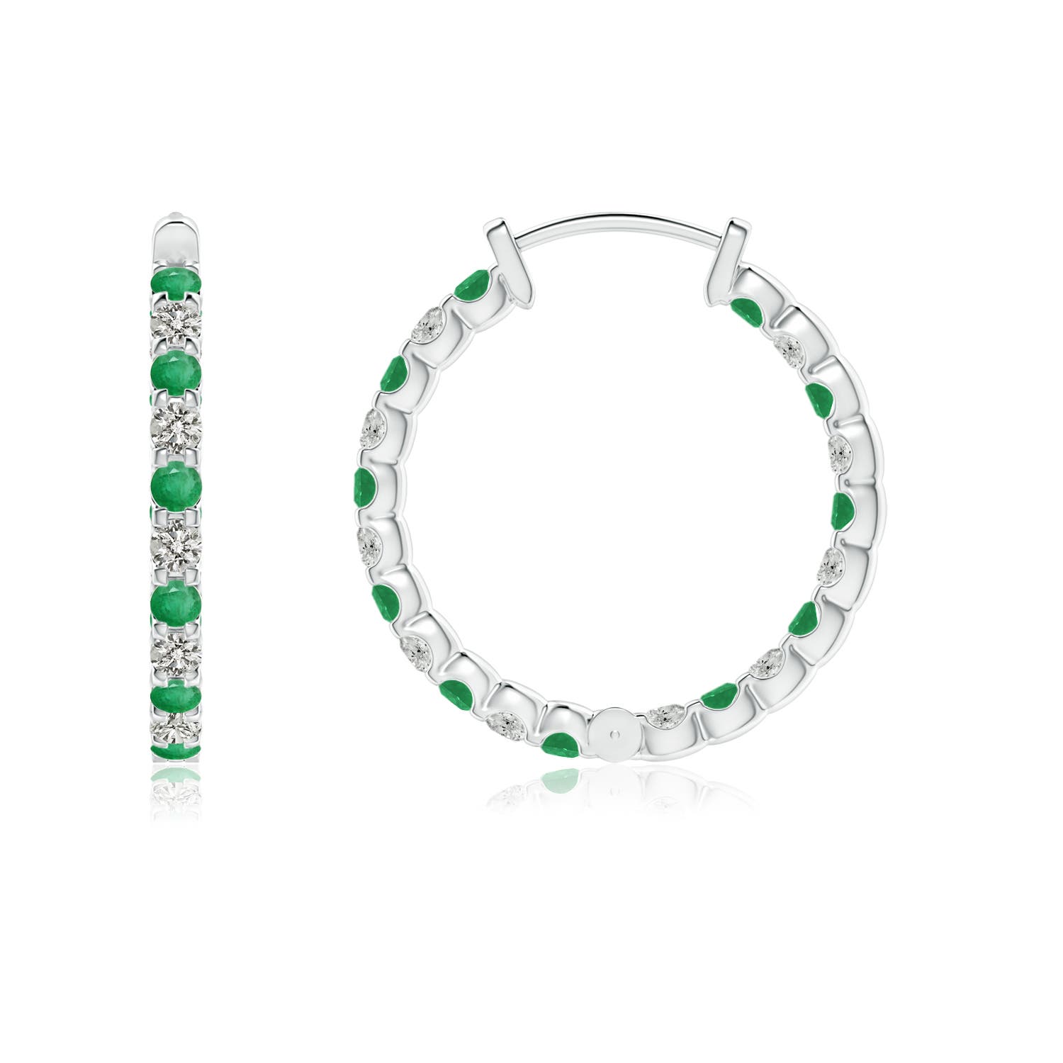 A - Emerald / 0.72 CT / 14 KT White Gold