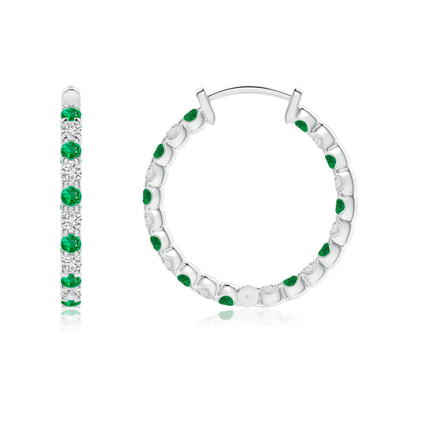 AAA - Emerald / 0.72 CT / 14 KT White Gold