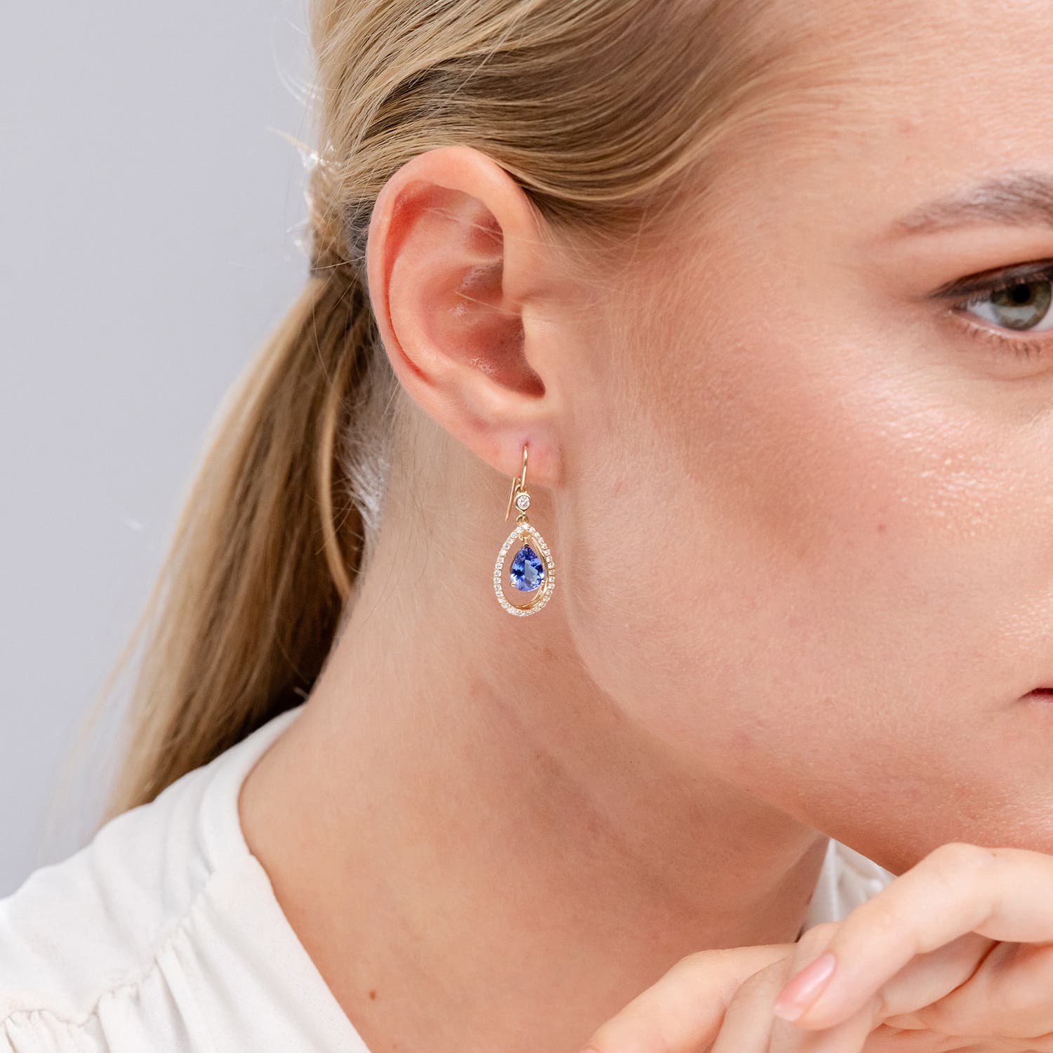 SE1748TD lifestyle image - lifestyle 4