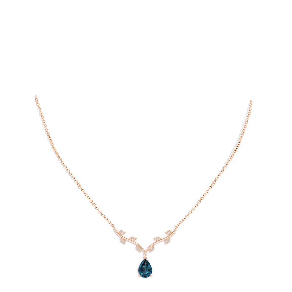 10x7mm Labgrown Pear-Shaped Lab-Grown Alexandrite Necklace with Leaf Motifs in Rose Gold pen