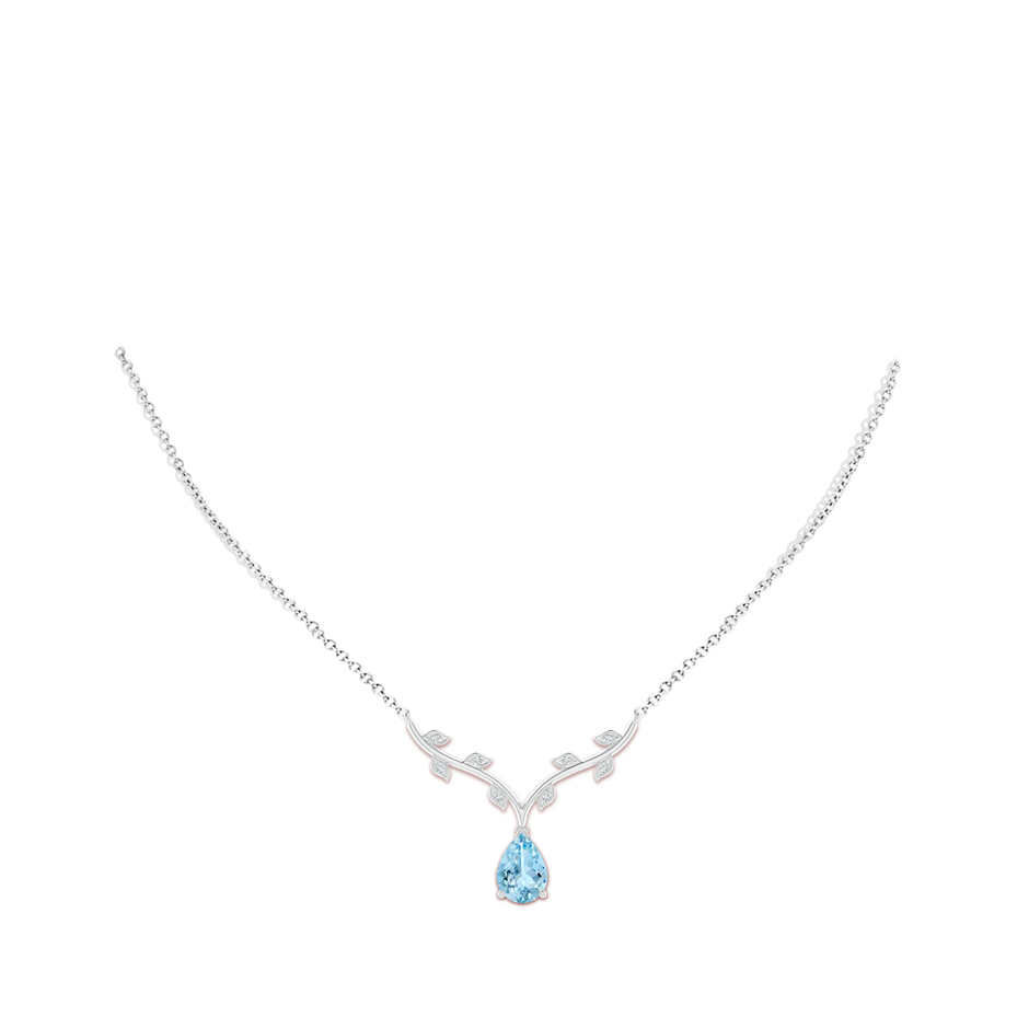 10x7mm AAAA Pear-Shaped Aquamarine Necklace with Leaf Motifs in P950 Platinum pen