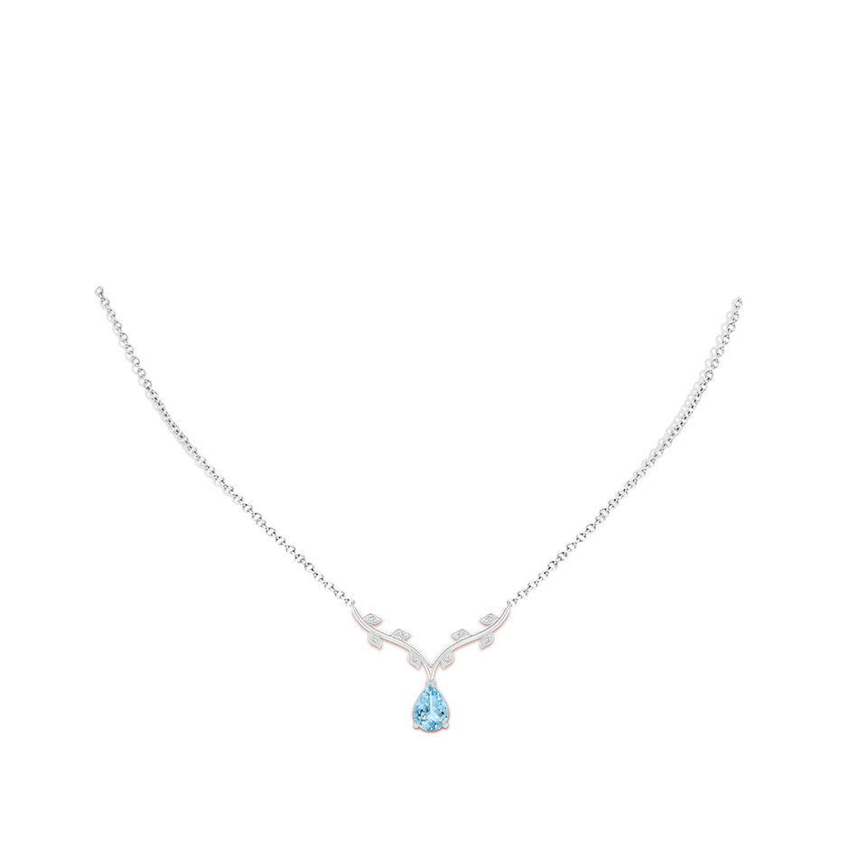 8x6mm AAAA Pear-Shaped Aquamarine Necklace with Leaf Motifs in White Gold pen