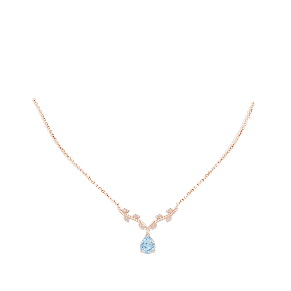 9x6mm AA Pear-Shaped Aquamarine Necklace with Leaf Motifs in 18K Rose Gold pen