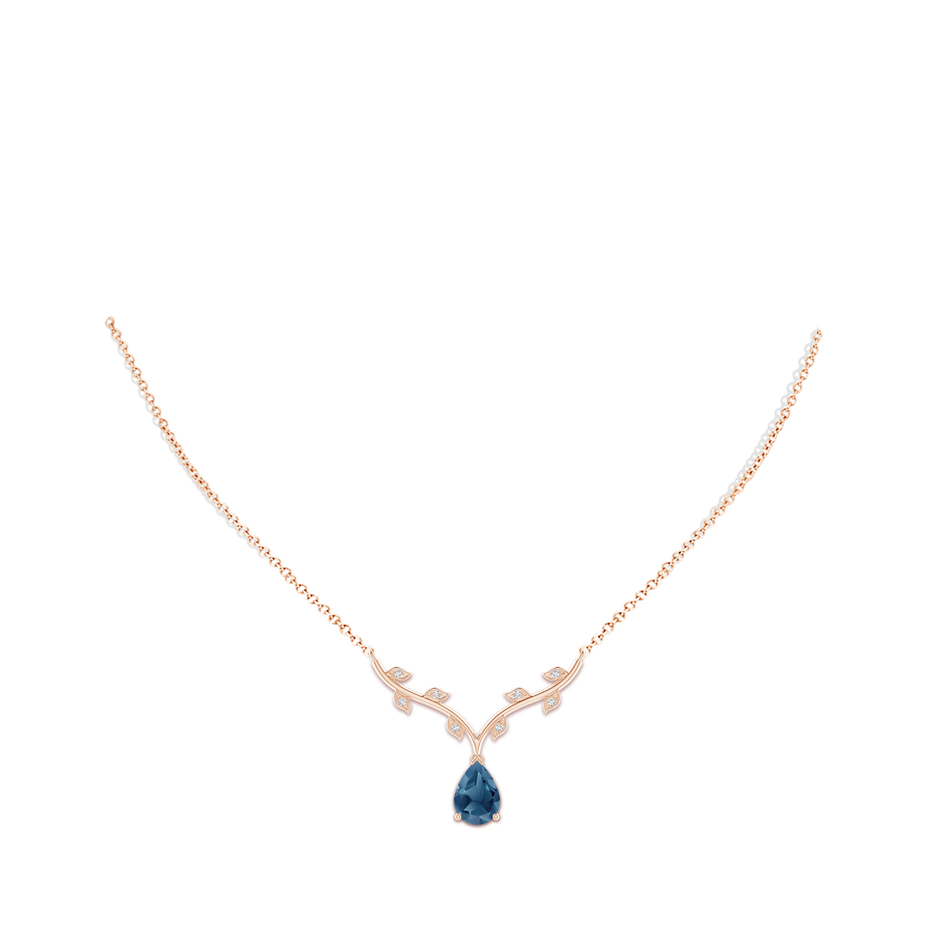 10x7mm A Pear-Shaped London Blue Topaz Necklace with Leaf Motifs in 18K Rose Gold pen