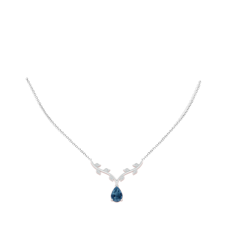 10x7mm A Pear-Shaped London Blue Topaz Necklace with Leaf Motifs in P950 Platinum pen