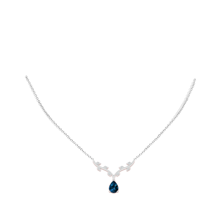 8x6mm AAAA Pear-Shaped London Blue Topaz Necklace with Leaf Motifs in P950 Platinum pen