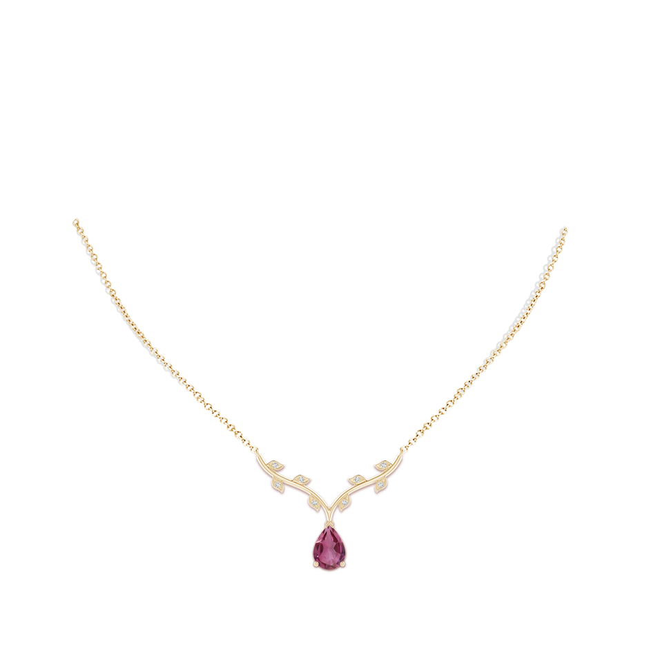 10x7mm AAAA Pear-Shaped Pink Tourmaline Necklace with Leaf Motifs in Yellow Gold body-neck