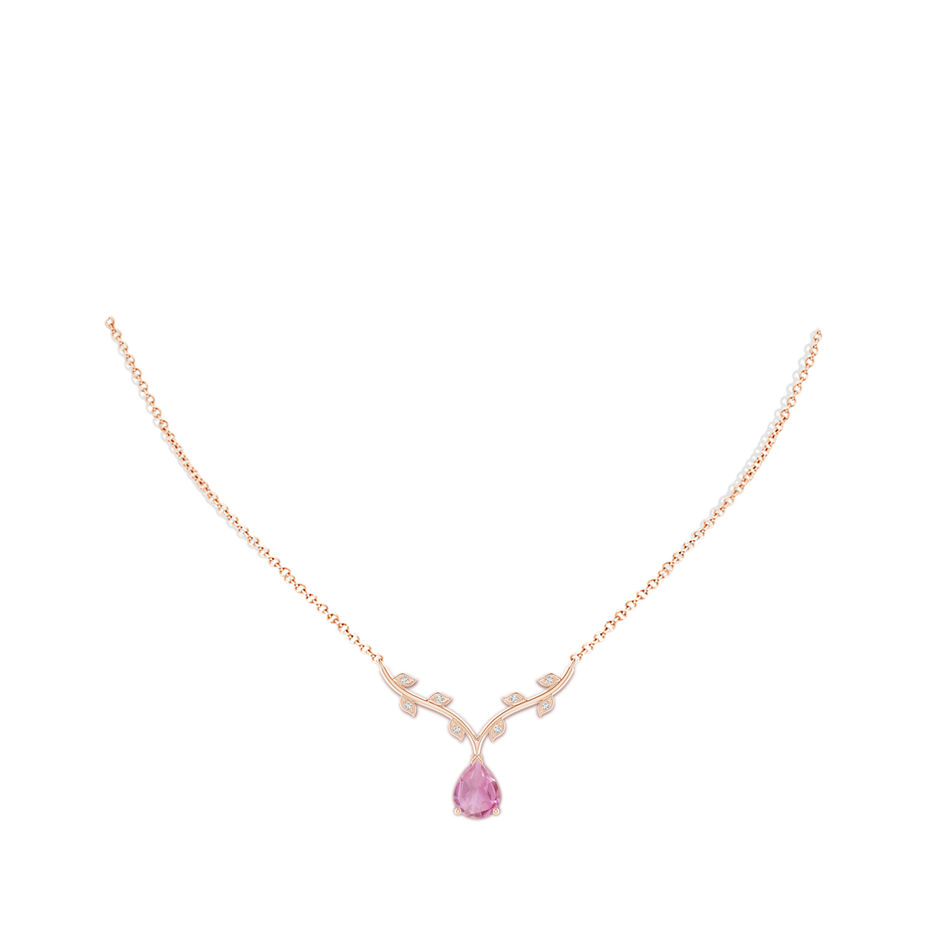 9x6mm A Pear-Shaped Pink Tourmaline Necklace with Leaf Motifs in Rose Gold pen
