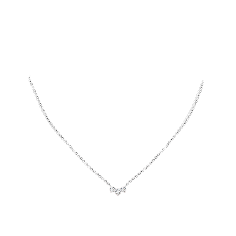 4mm HSI2 Classic Trio Diamond Necklace in White Gold pen