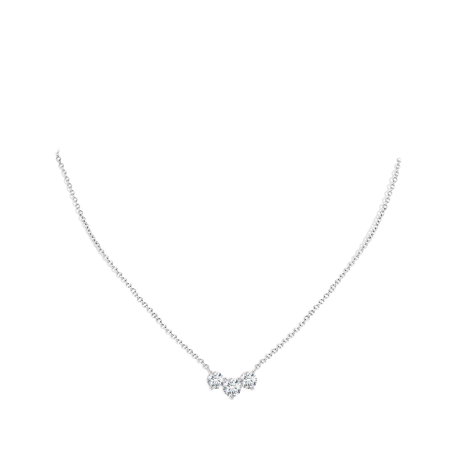 6mm GVS2 Classic Trio Diamond Necklace in White Gold pen