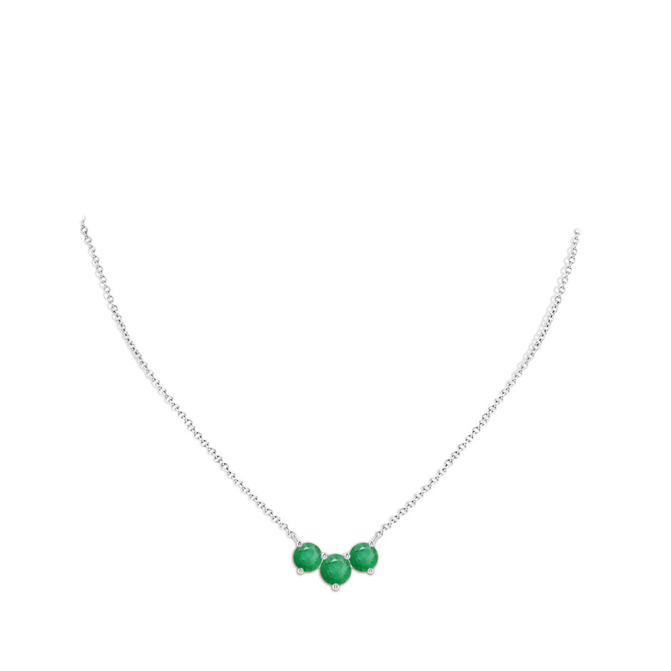 7mm A Classic Trio Round Emerald Necklace in White Gold pen