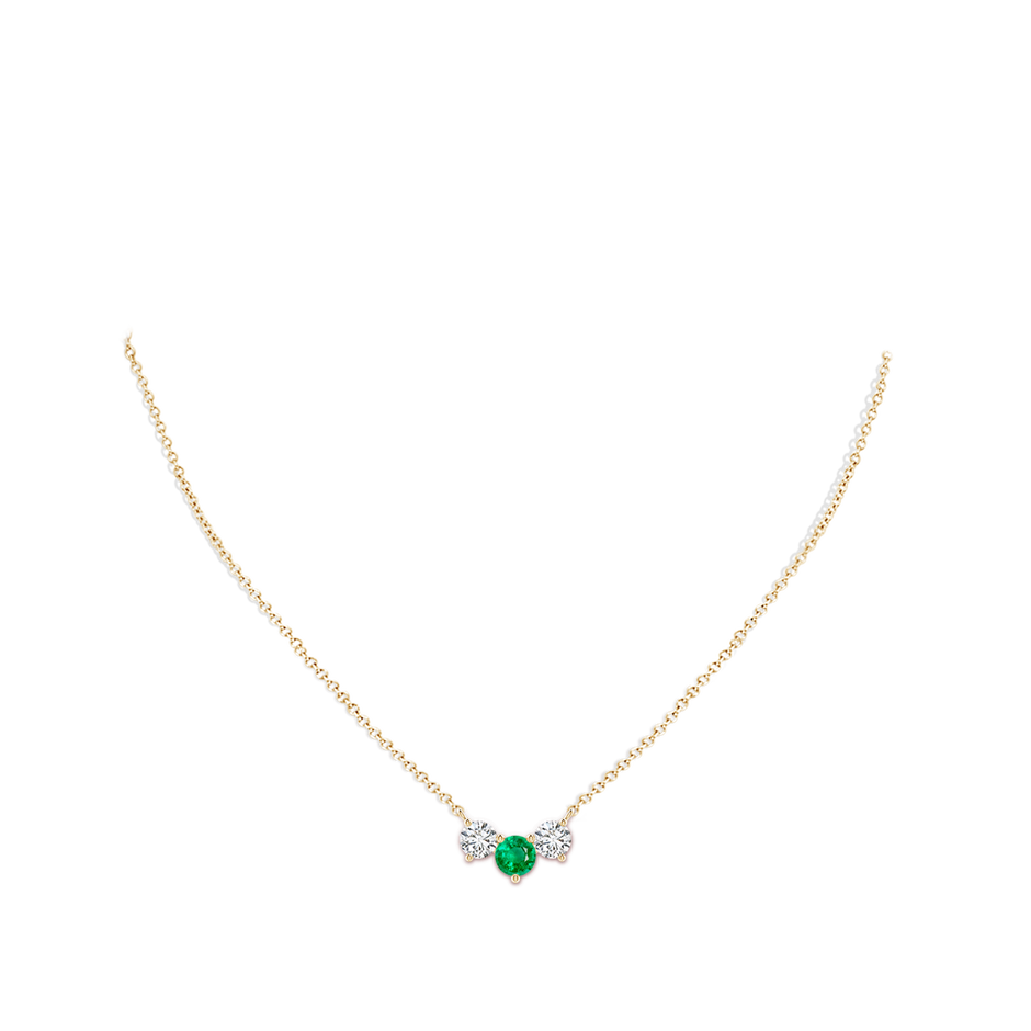 6mm AAA Classic Emerald and Diamond Necklace in Yellow Gold pen