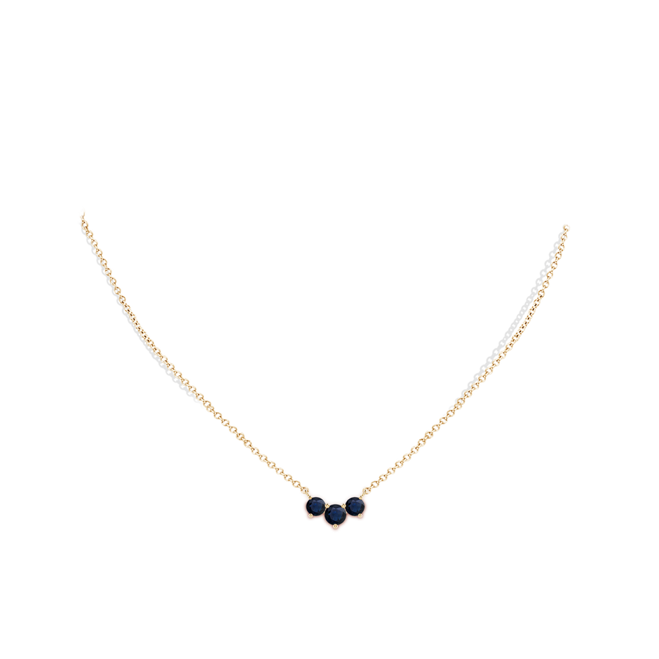 5mm A Classic Trio Sapphire Necklace in Yellow Gold pen