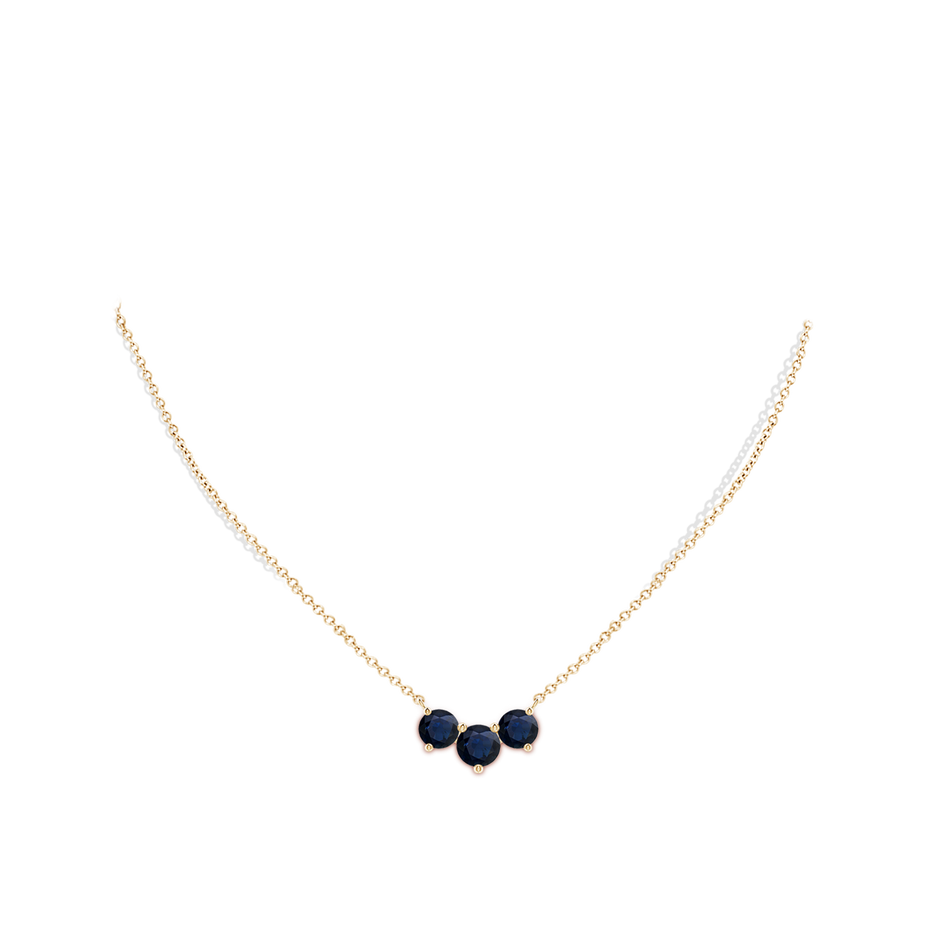 7mm A Classic Trio Sapphire Necklace in Yellow Gold pen