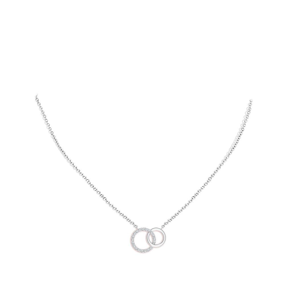 1.1mm GVS2 Interlocking Diamond Circle Necklace in White Gold pen