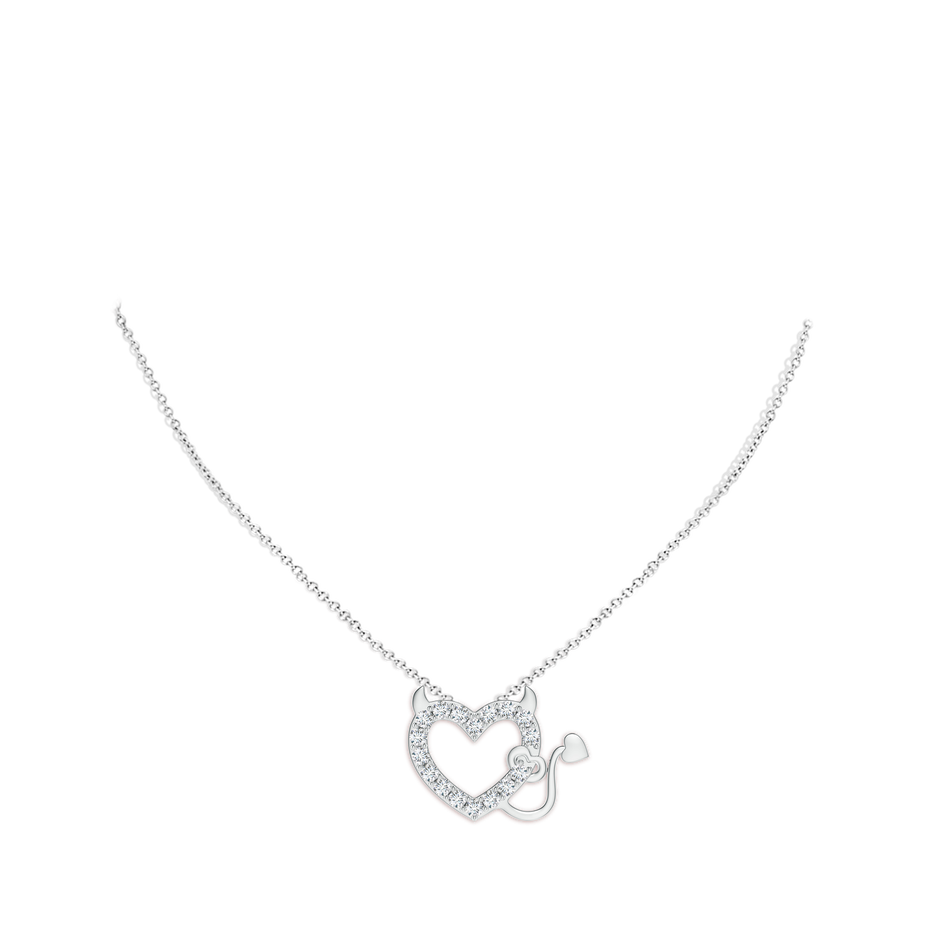 2.4mm GVS2 Diamond Devil Heart Pendant in White Gold pen