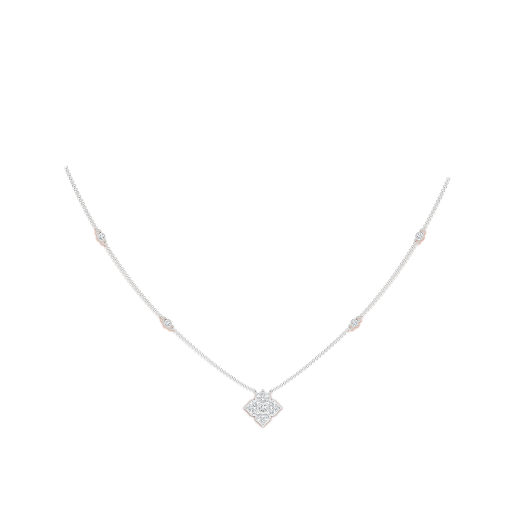 2.2mm GVS2 Round Diamond Clover Station Necklace in White Gold Body-Neck
