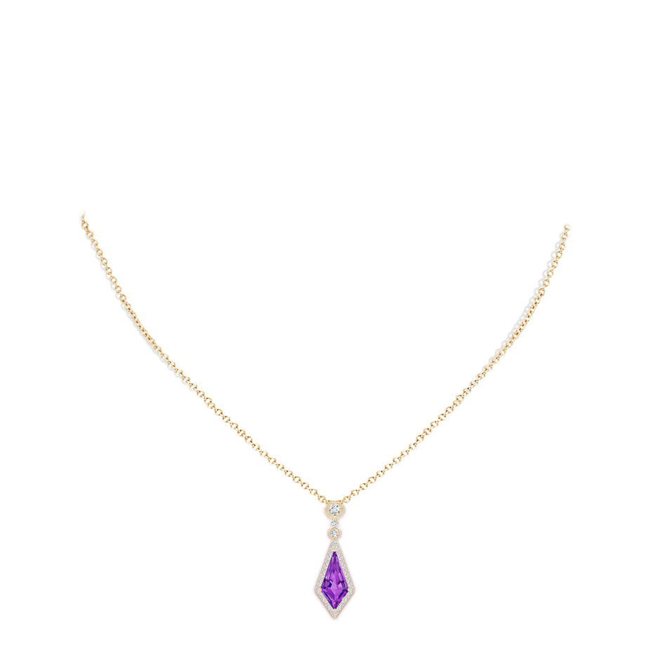 14x7mm AAAA Moroccan Style Kite-Shaped Amethyst Pendant in Yellow Gold body-neck