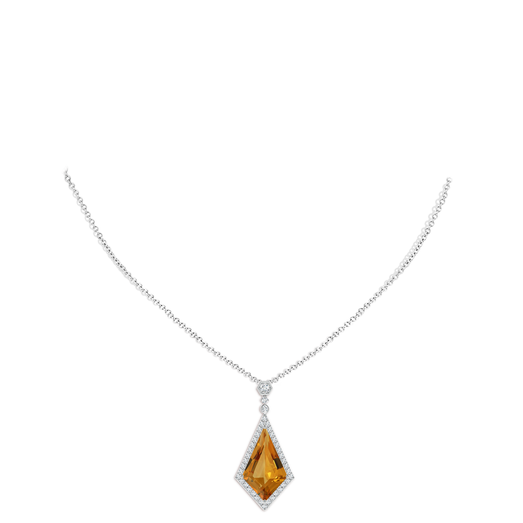 22.23x13.83x8.02mm AAAA GIA Certified Moroccan Style Kite-Shaped Citrine Pendant in White Gold pen