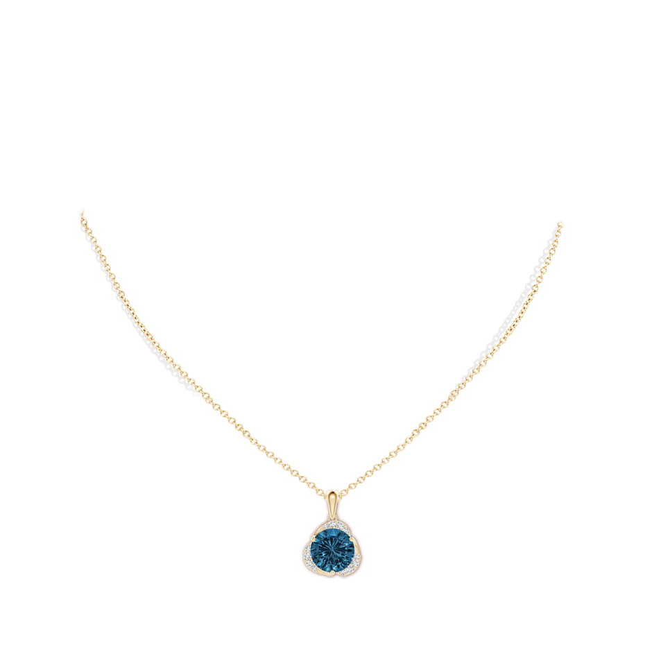 10mm AAAA Round London Blue Topaz Three Petal Flower Pendant in Yellow Gold body-neck