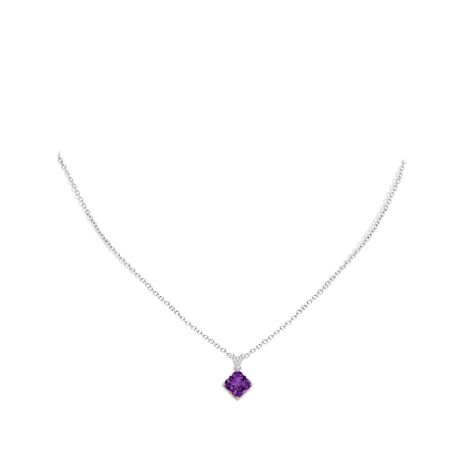 8mm AAAA Solitaire Clover-Shaped Amethyst V-Bale Pendant in White Gold body-neck