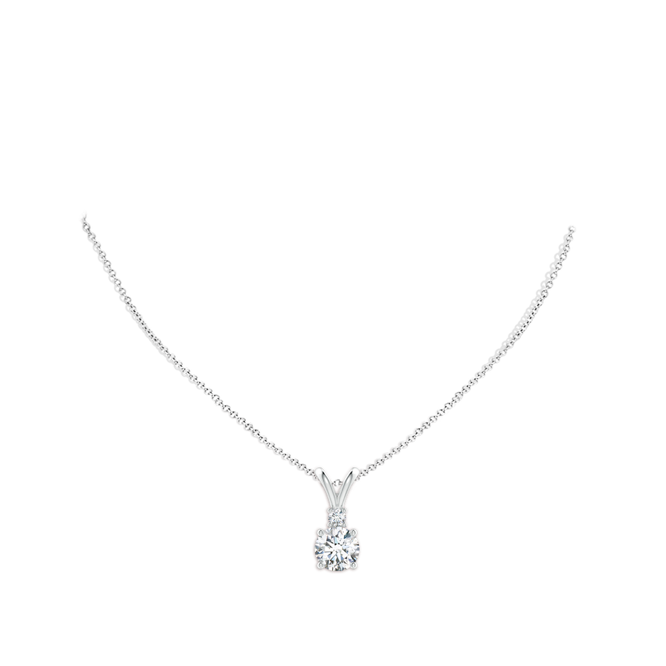 10.1mm FGVS Lab-Grown Round Diamond Solitaire V-Bale Pendant with Diamond Accent in P950 Platinum pen
