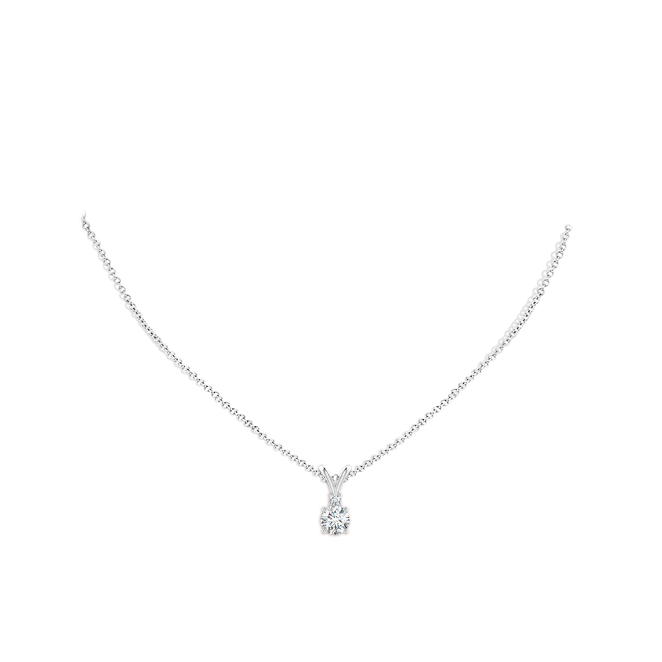 6.2mm FGVS Lab-Grown Round Diamond Solitaire V-Bale Pendant with Diamond Accent in P950 Platinum pen