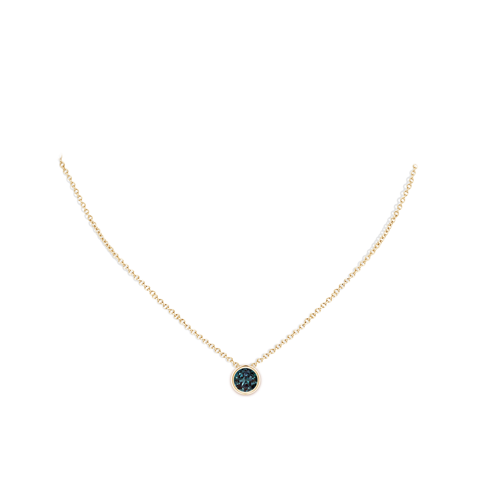 8mm Labgrown Bezel-Set Round Lab-Grown Alexandrite Solitaire Pendant in 18K Yellow Gold pen