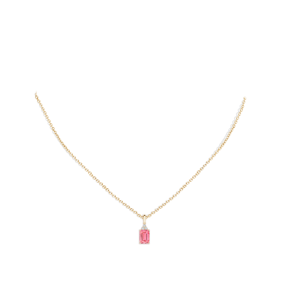 7x5mm Labgrown Emerald-Cut Lab-Grown Fancy Intense Pink Diamond Pendant with Trio Accents in Yellow Gold pen