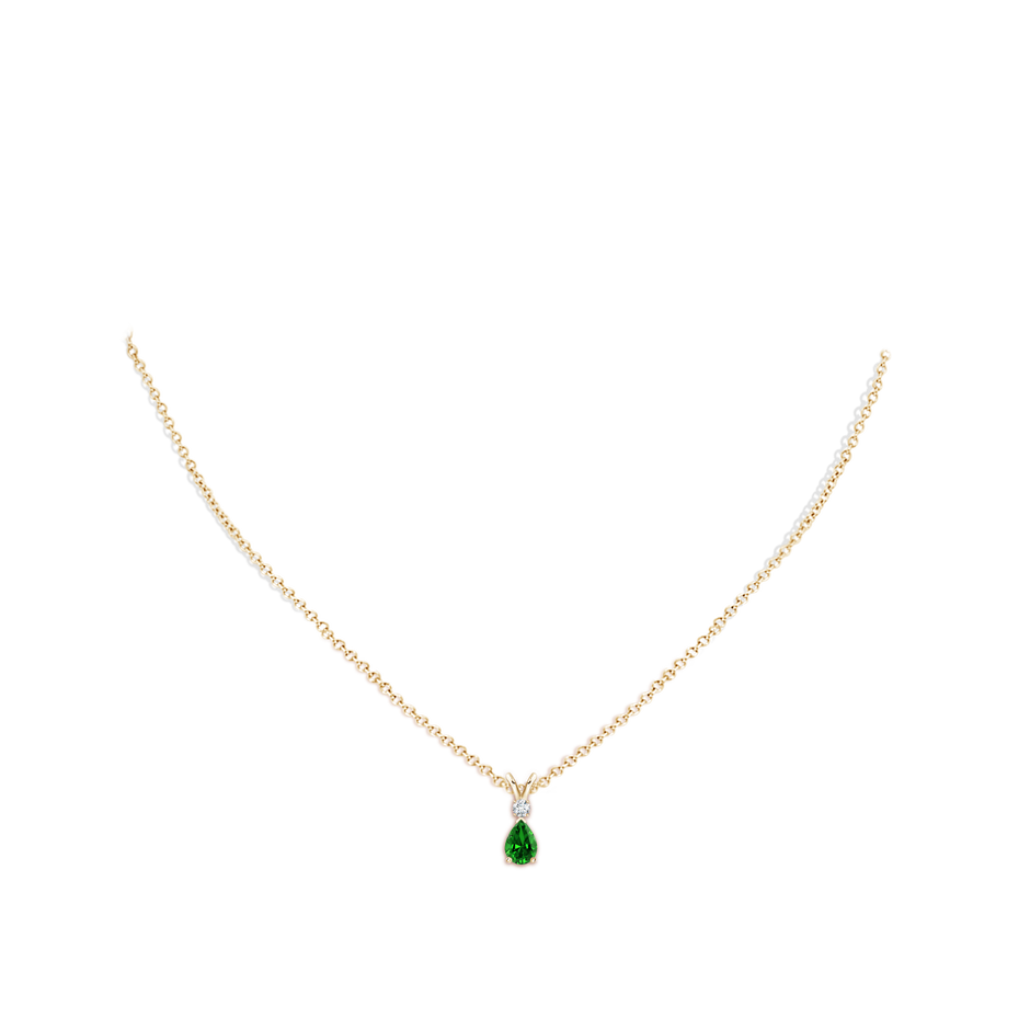 6x4mm Labgrown Lab-Grown Emerald Teardrop Pendant with Diamond in Yellow Gold pen