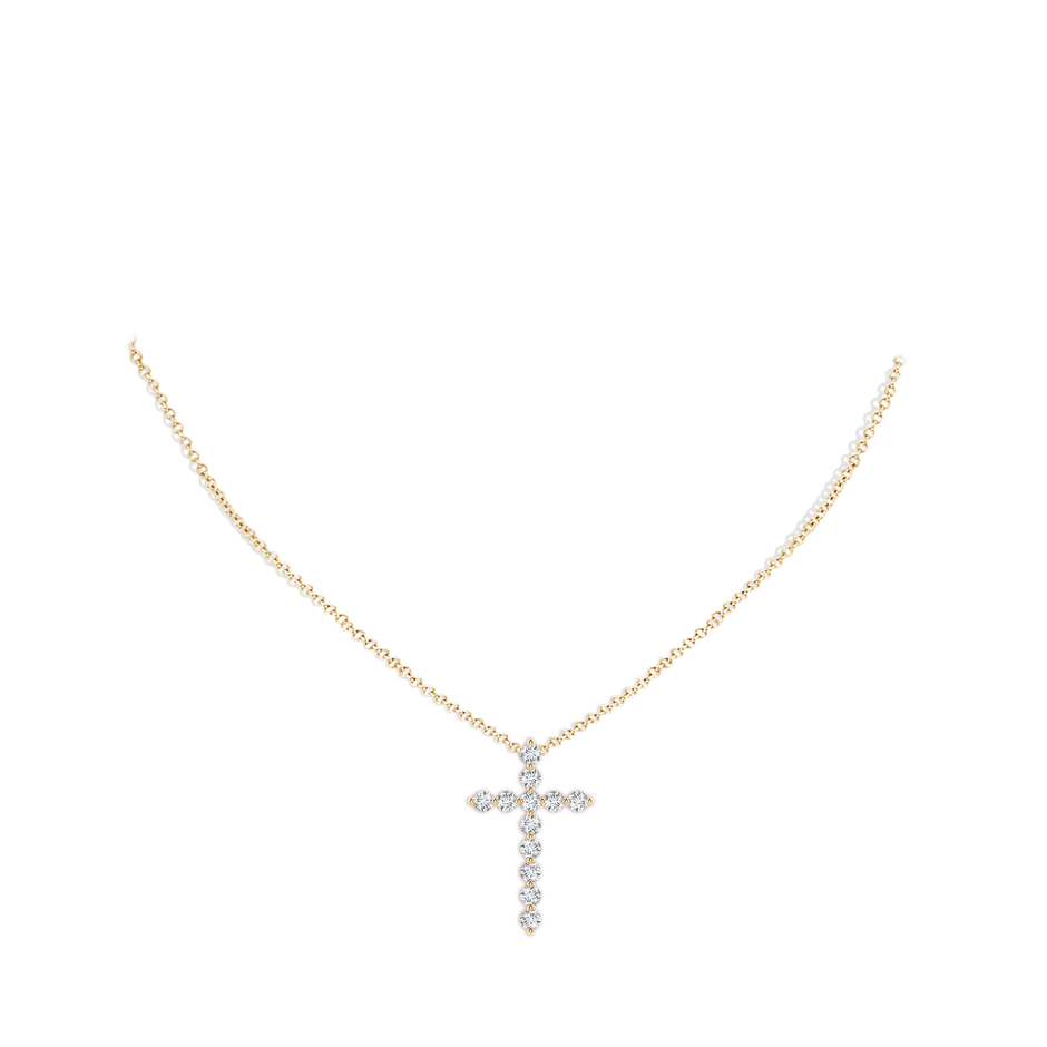 2.8mm FGVS Lab-Grown Round Diamond Cross Pendant in Yellow Gold pen