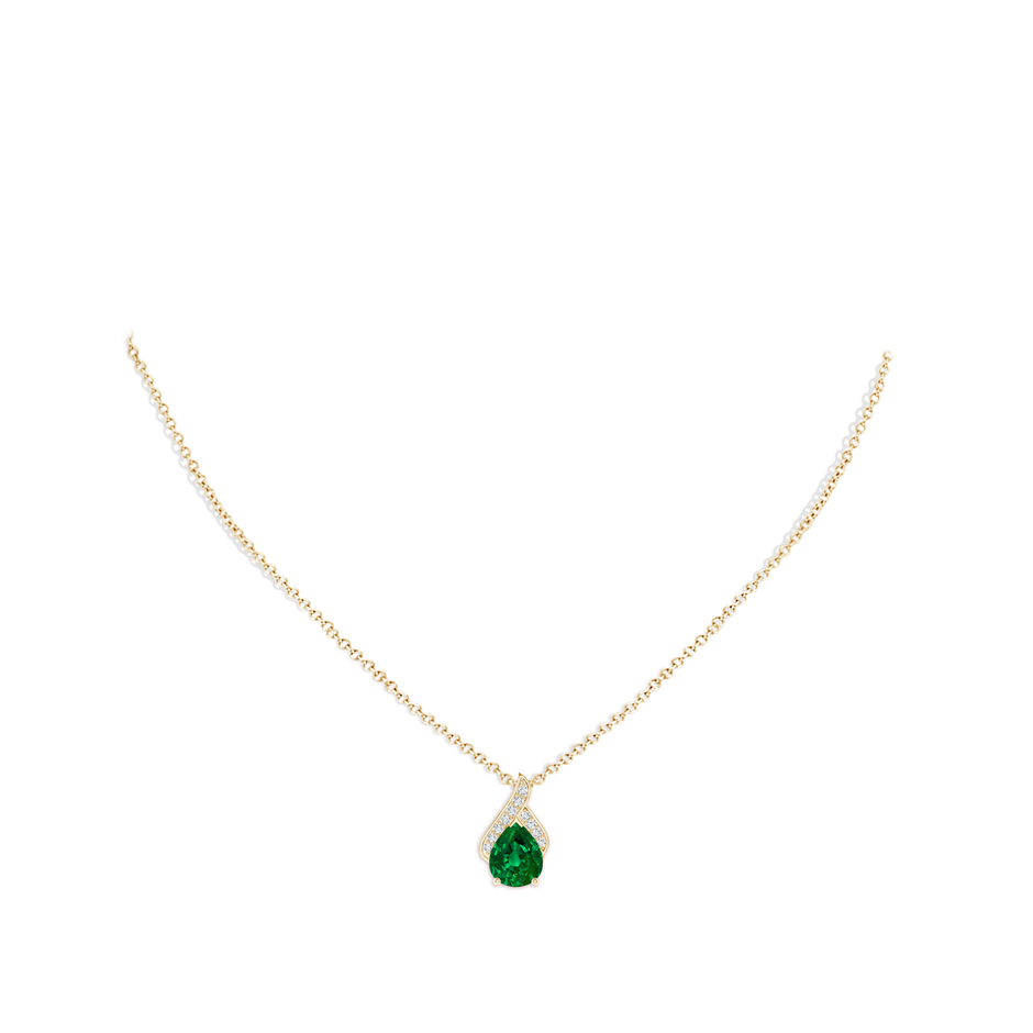 10x8mm Labgrown Lab-Grown Solitaire Pear-Shaped Emerald Flame Pendant in Yellow Gold pen