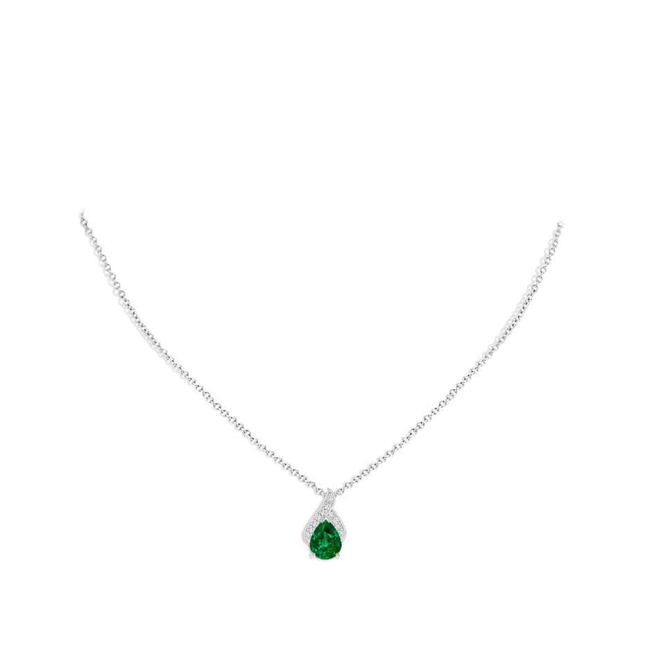 9x7mm Labgrown Lab-Grown Solitaire Pear-Shaped Emerald Flame Pendant in White Gold pen