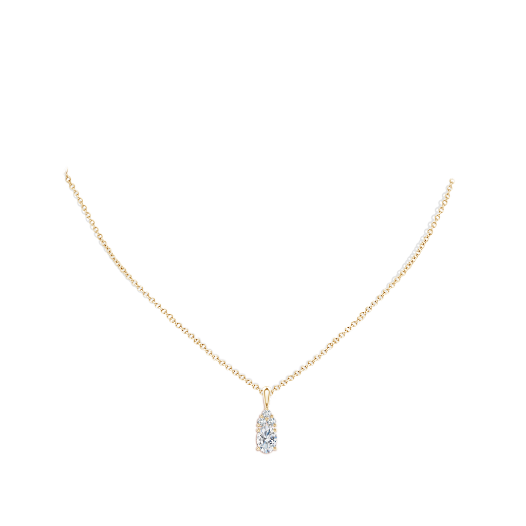 7.7x5.7mm FGVS Lab-Grown Oval Diamond Solitaire Pendant with Trio Diamond in Yellow Gold pen
