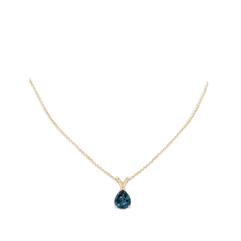 10x7mm Labgrown V-Bale Pear-Shaped Lab-Grown Alexandrite Solitaire Pendant in 18K Yellow Gold pen