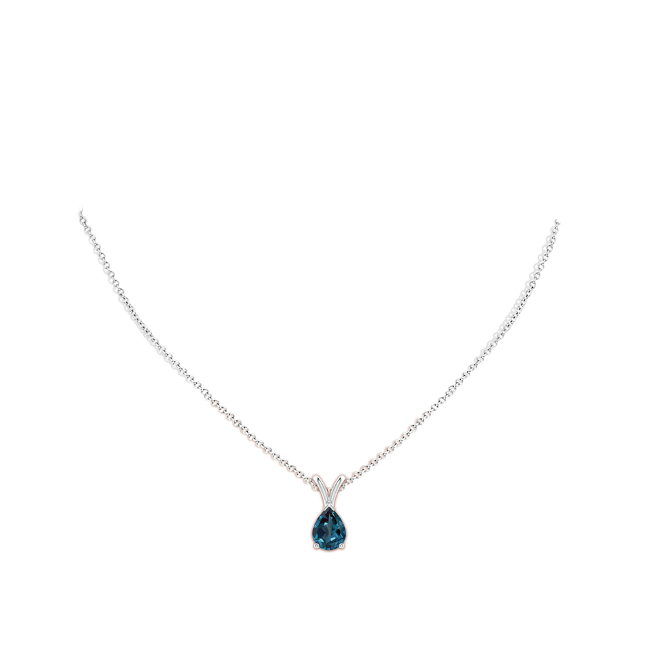 8x6mm Labgrown V-Bale Pear-Shaped Lab-Grown Alexandrite Solitaire Pendant in White Gold pen