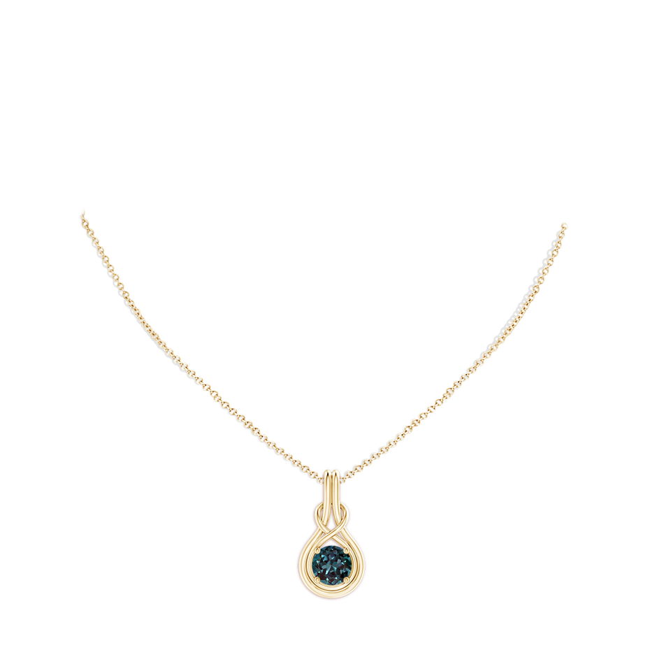 7mm Labgrown Round Lab-Grown Alexandrite Solitaire Infinity Knot Pendant in Yellow Gold pen