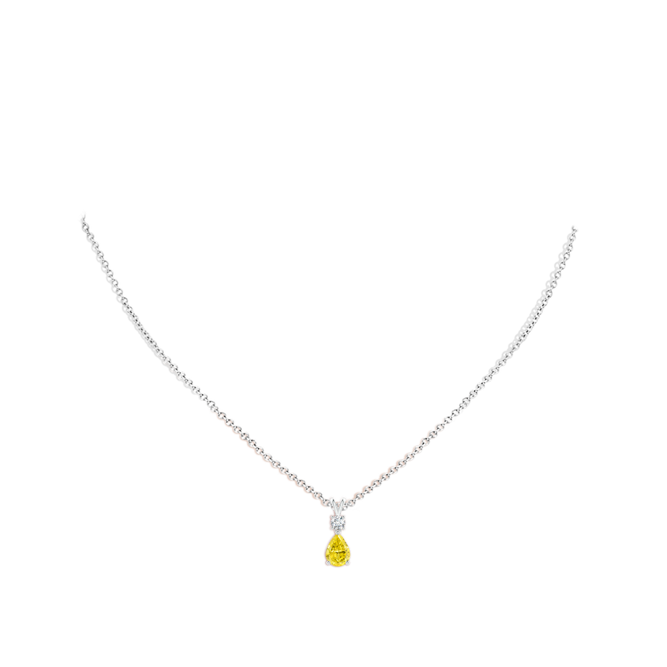 7x5mm Labgrown Pear-Shaped Lab-Grown Fancy Intense Yellow Diamond V-Bale Pendant in White Gold pen