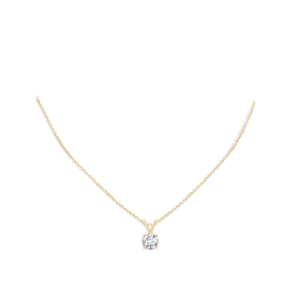 5.9mm FGVS Lab-Grown Round Diamond Solitaire V-Bale Pendant in 18K Yellow Gold pen