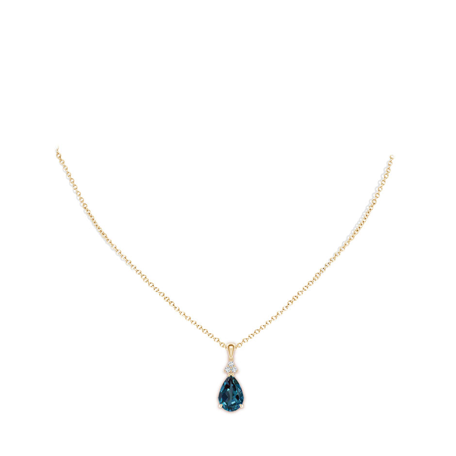 12x8mm Labgrown Claw-Set Lab-Grown Alexandrite Drop Pendant with Trio Diamonds in 18K Yellow Gold pen