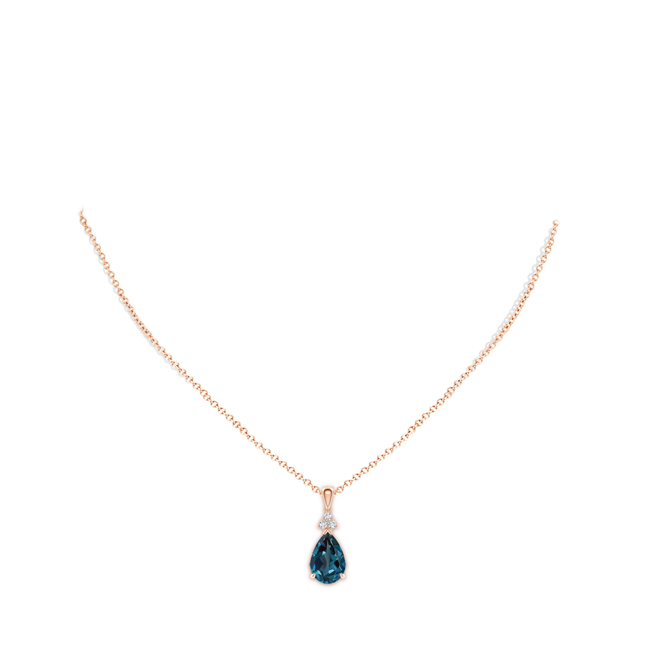 12x8mm Labgrown Claw-Set Lab-Grown Alexandrite Drop Pendant with Trio Diamonds in Rose Gold pen