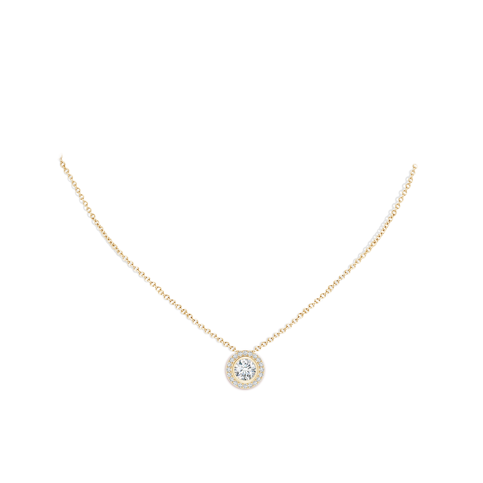 7mm FGVS Round Bezel-Set Lab-Grown Diamond Pendant with Halo in 18K Yellow Gold pen