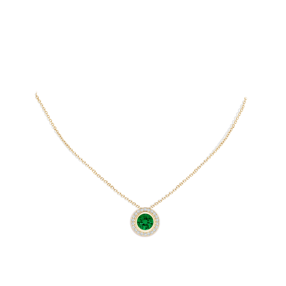 9mm Labgrown Round Bezel-Set Lab-Grown Emerald Pendant with Diamond Halo in Yellow Gold pen
