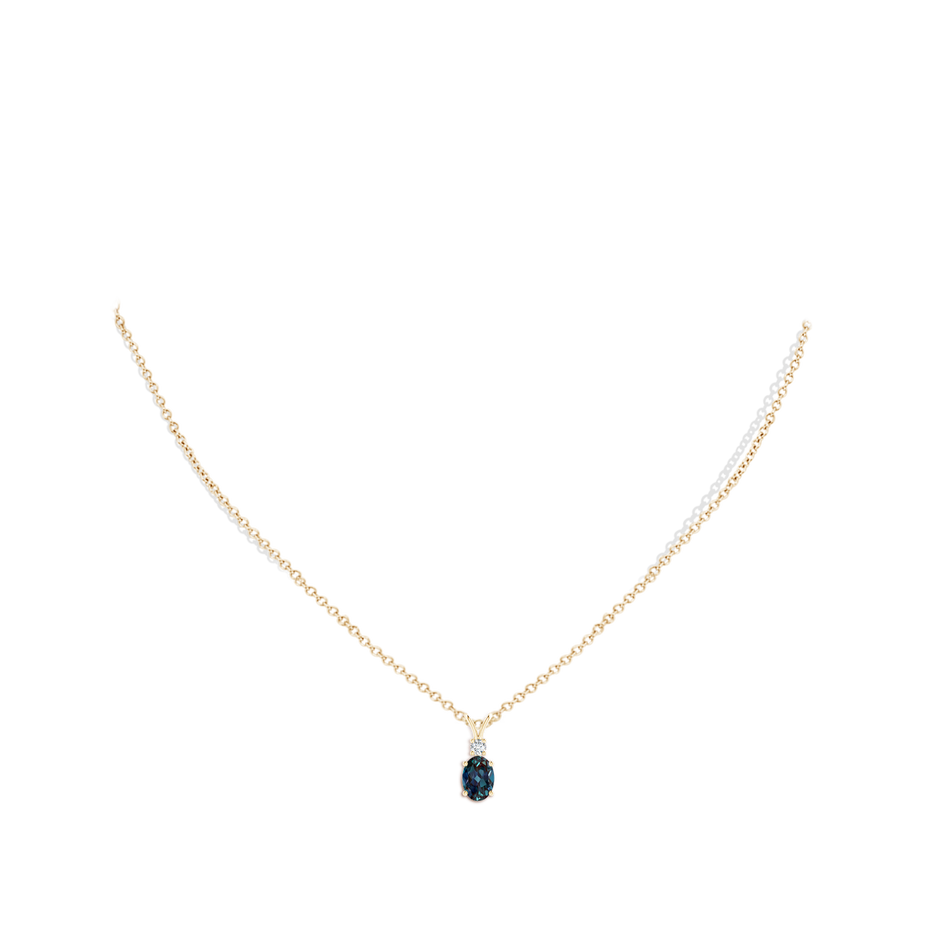 7x5mm Labgrown V-Bale Oval Lab-Grown Alexandrite Solitaire Pendant with Diamond in 18K Yellow Gold pen