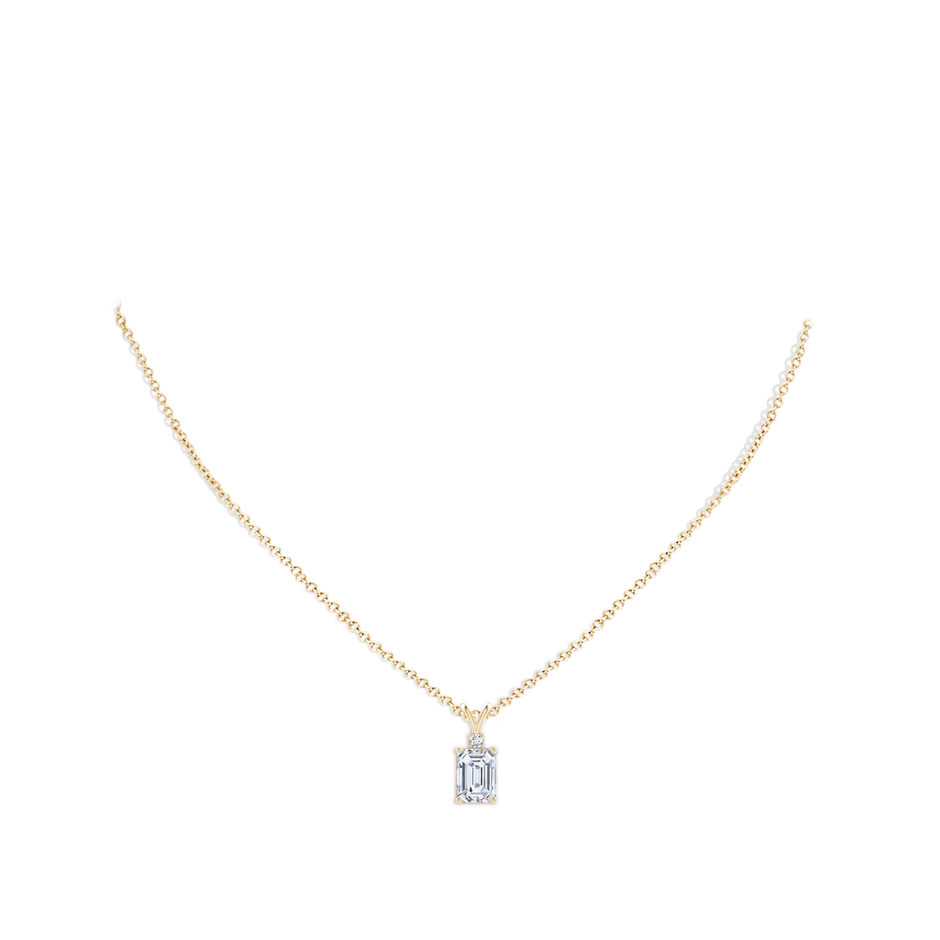 7x5mm FGVS Lab-Grown Emerald-Cut Diamond Solitaire Pendant with Diamond Accent in Yellow Gold pen