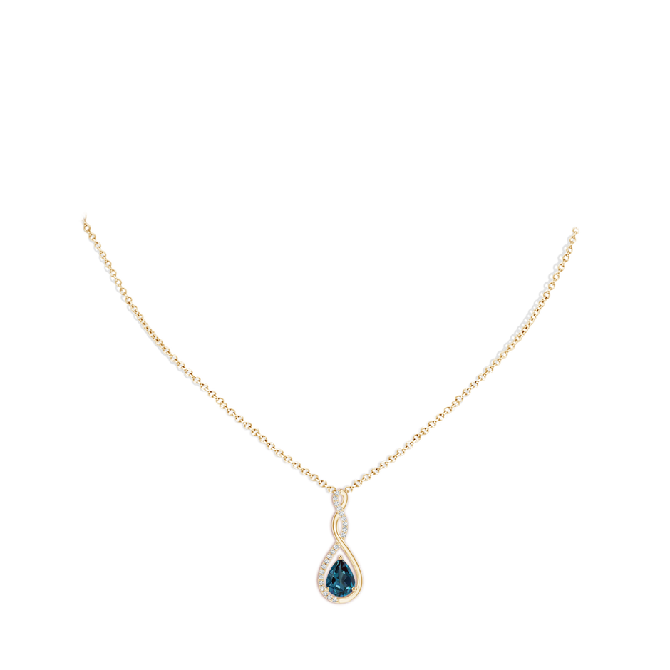 8x6mm Labgrown Twisted Infinity Floating Lab-Grown Alexandrite Drop Pendant in Yellow Gold pen