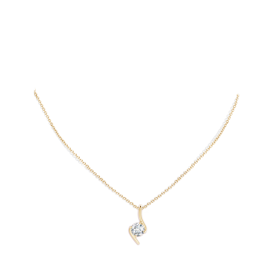 7.4mm FGVS Lab-Grown Prong-Set Diamond Solitaire Bypass Pendant in 18K Yellow Gold pen