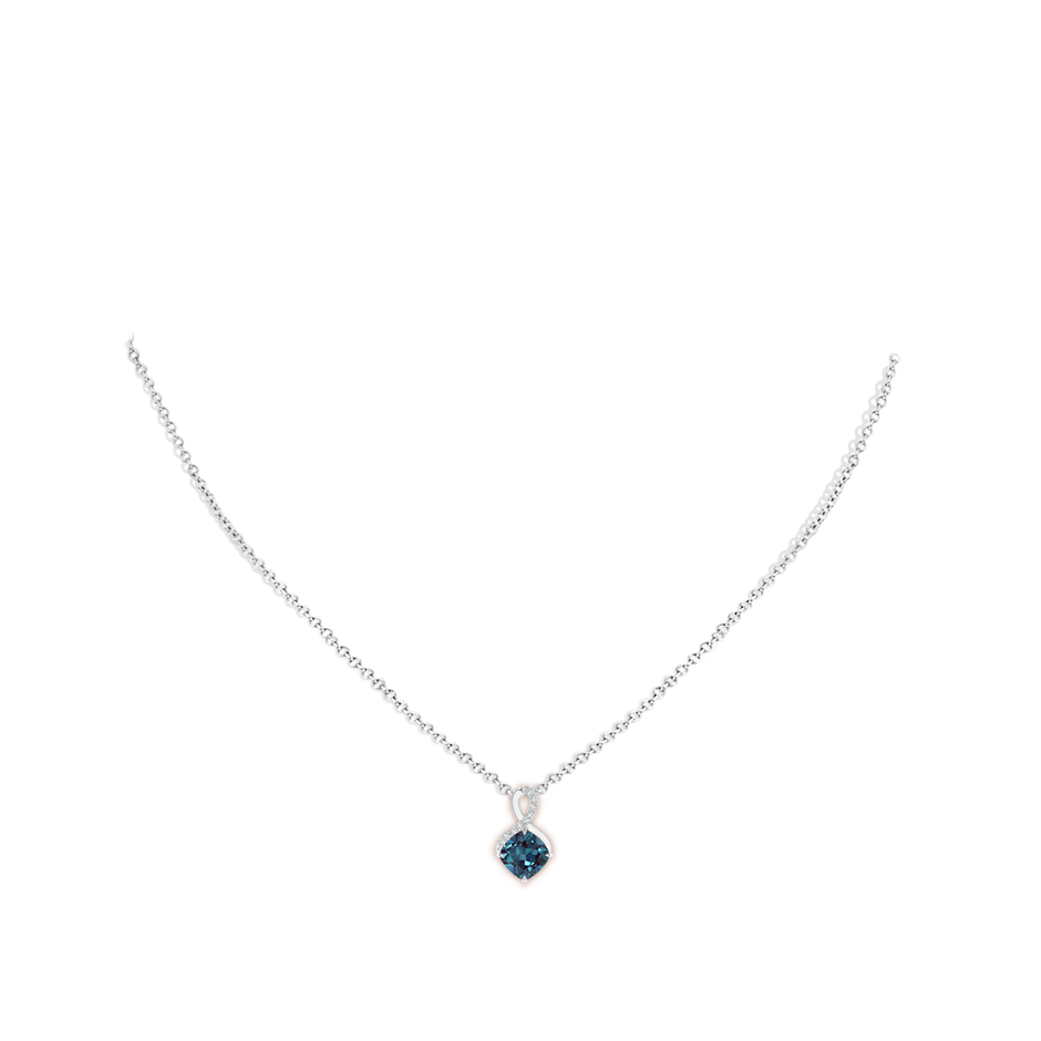 6mm Labgrown Claw-Set Lab-Grown Alexandrite Infinity Pendant with Diamonds in P950 Platinum pen