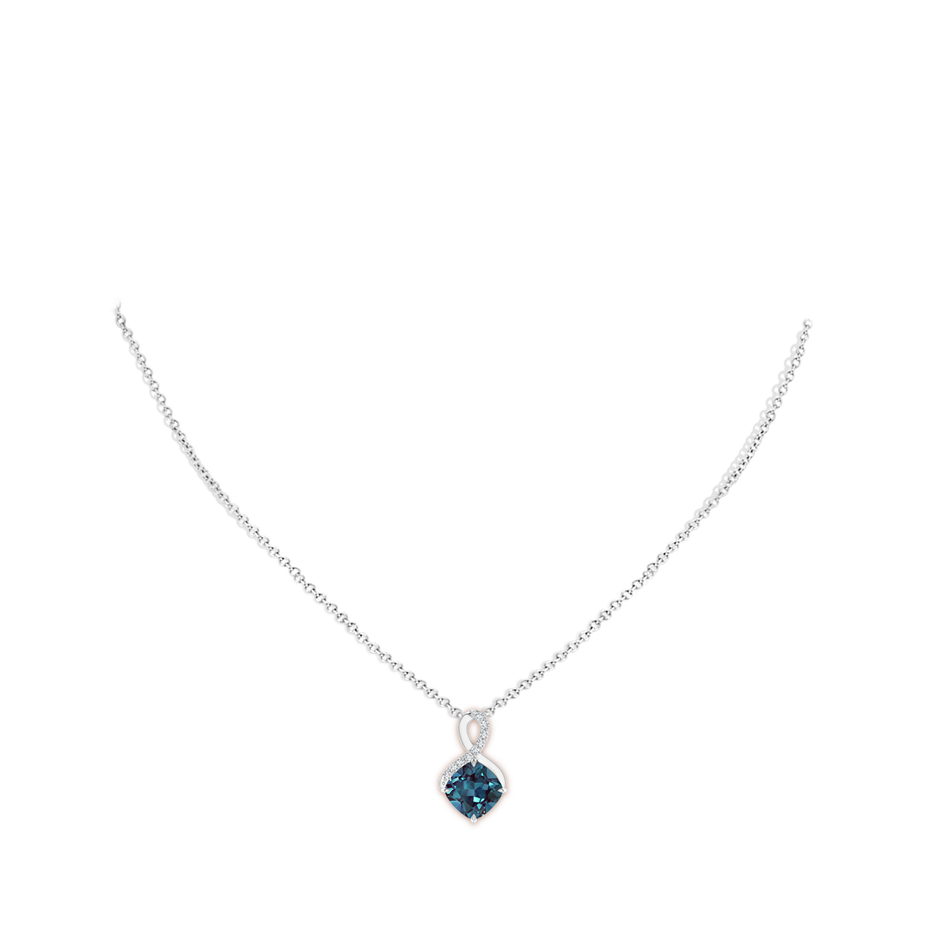 8mm Labgrown Claw-Set Lab-Grown Alexandrite Infinity Pendant with Diamonds in White Gold pen